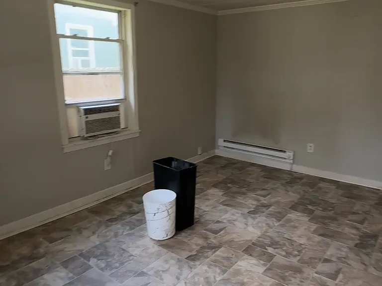 55 Oak St — Photo 11