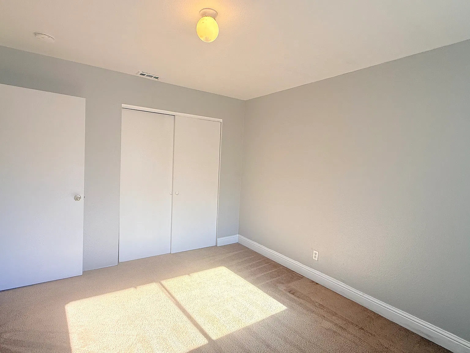 2 bed, 950 sqft, $1,795 — Photo 2