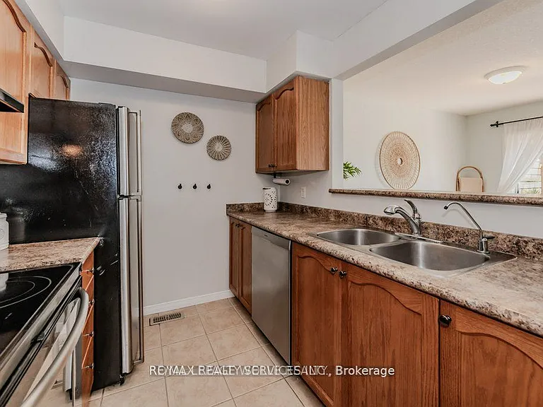 120 Dudhope Ave #17 — Photo 6