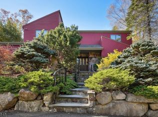 17 Gravel Hill Rd, Kinnelon, NJ 07405