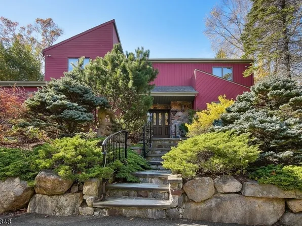 17 Gravel Hill Rd, Kinnelon Boro, NJ 07405