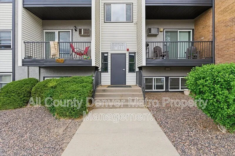 3 bed, 2.0 bath, 1050 sqft, $2,495 — Photo 4