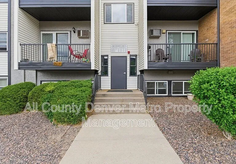1400 Golden Cir #306 — Photo 3