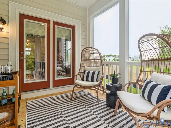 18767 Palisades Rdg, Moseley, VA 23120