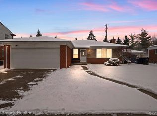 29438 Linda St, Livonia, MI 48154