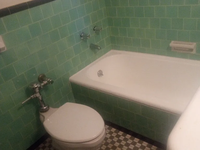335 N Heliotrope Dr #329-1/4 — Photo 6