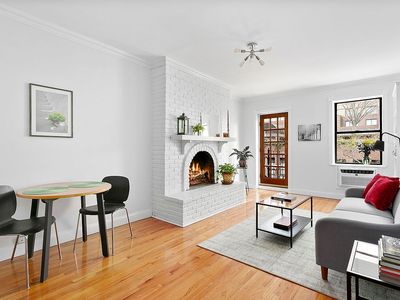 226 E 95th St APT 302, Manhattan, NY, 10128