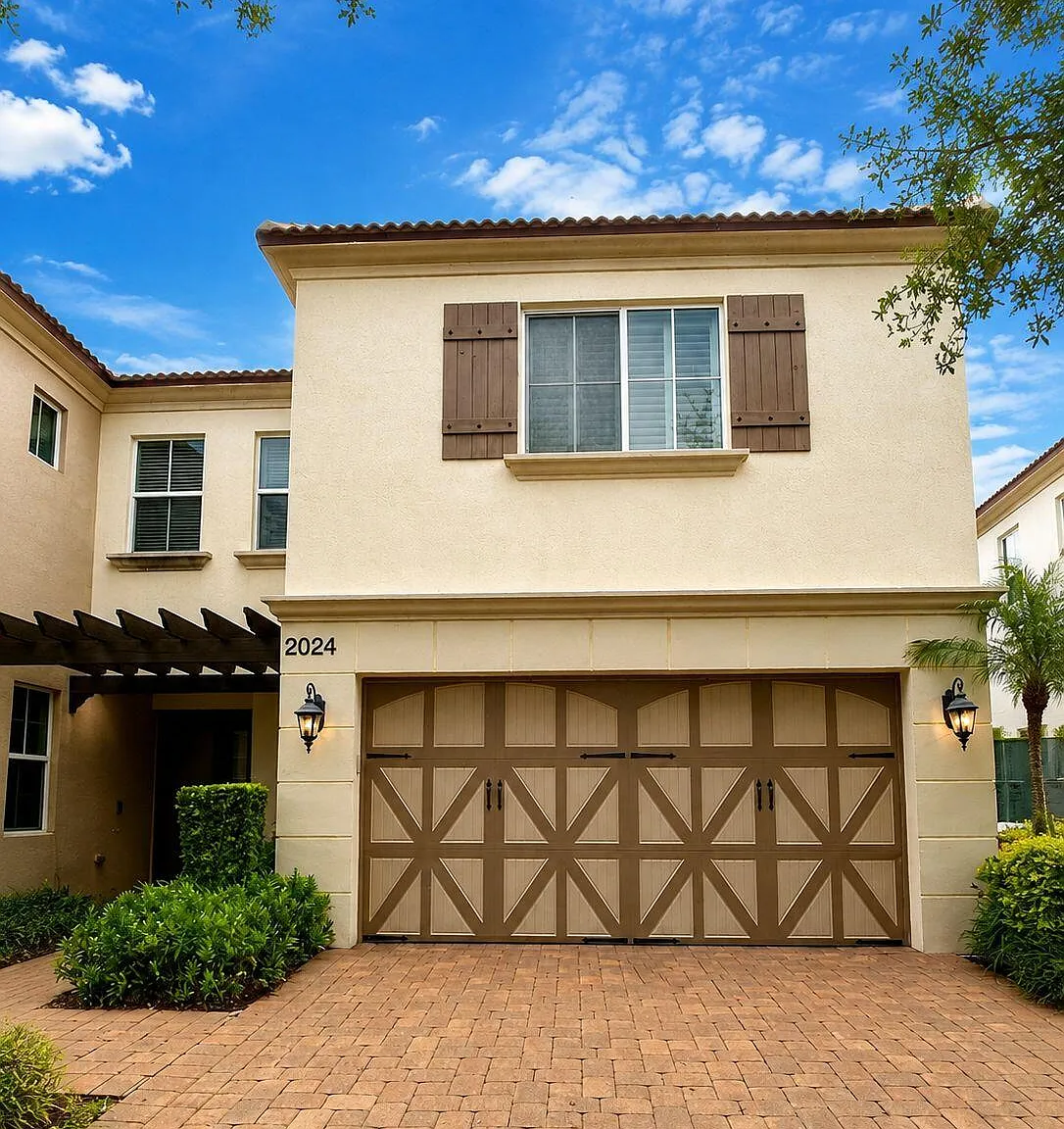 3 bed, 2.5 bath, 2278 sqft, $3,500 — Photo 1