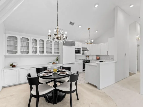 7200 Cahill Rd APT 308, Edina, MN 55439