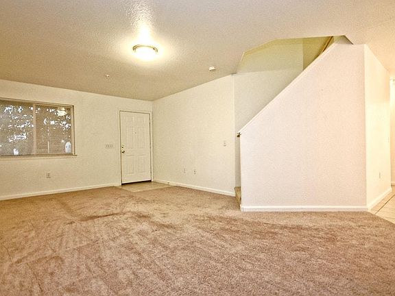 4th image of 1090 E Monte Vista Ave
