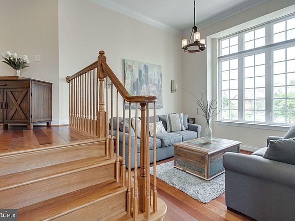 2nd image of 5862 Governors Hill Dr