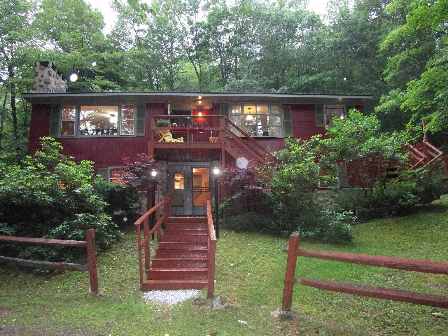 4 bed, 2.0 bath, 1950 sqft, $2,800 — Photo 1