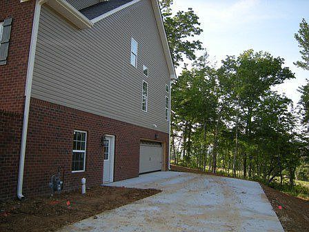 sep drive to basement garage