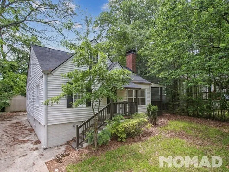 1370 Carnegie Ave — Photo 2