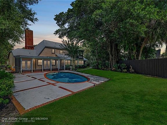 5th image of 3125 Lakeview Dr