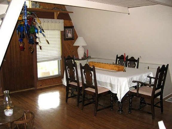 3rd image of 99 Meadow Ln