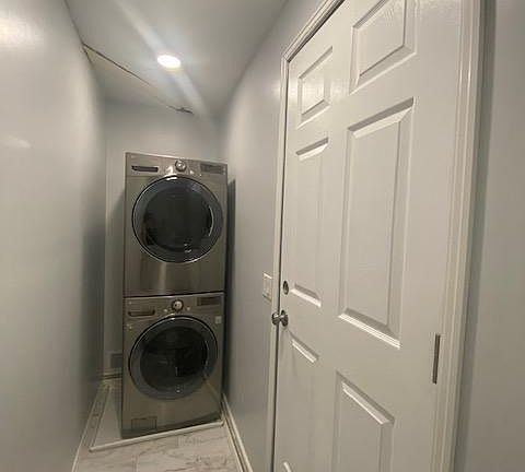 3rd image of 9304 1/2 Hayvenhurst Ave