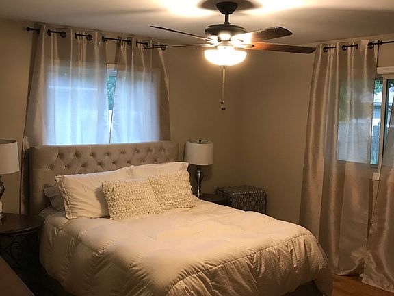 5th image of 510 Venetian Ct