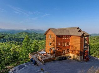 1810 Red Bone Way, Sevierville, TN 37876