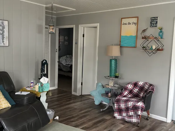 8498 Spruce Ave, Newaygo, MI 49337