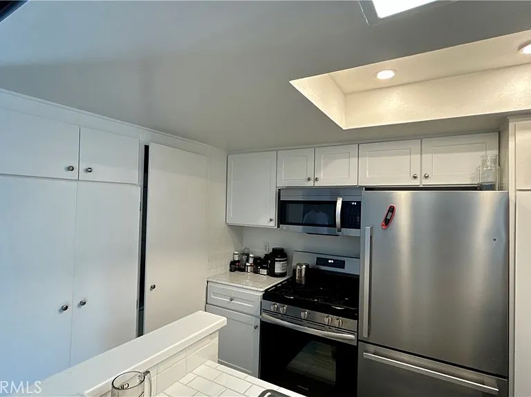 7025 Glade Ave #18 — Photo 3