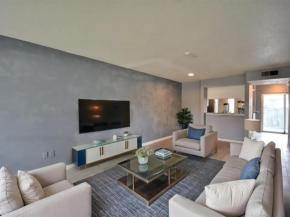260 El Dorado Blvd #204