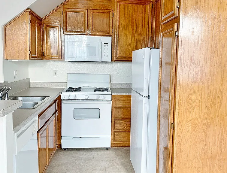 10133 Tabor St — Photo 36