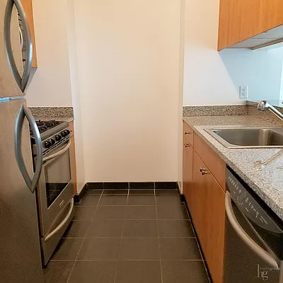 Rented by Hecht Group | media 10