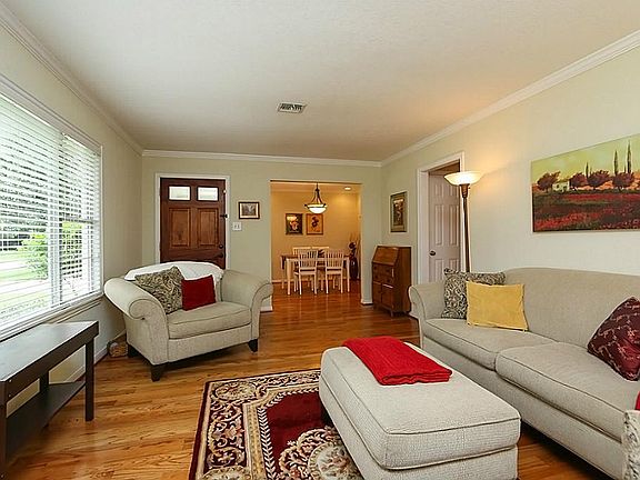 4th image of 1107 Wynnwood Ln