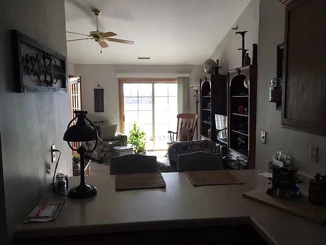 135 W Oak Leaf Dr #18 — Photo 8