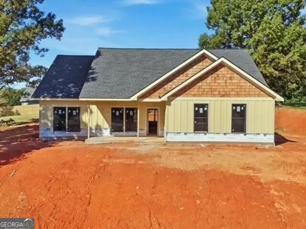 389 Stonington Dr, Mount Airy, GA 30563