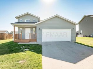 4472 49th St S, Fargo, ND 58104