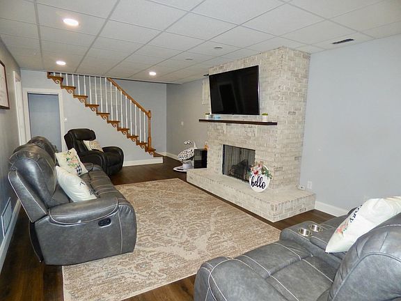 3rd image of 306 Township Road 122 W
