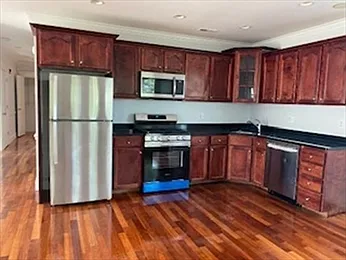 4619 Washington St #1 — Photo 4