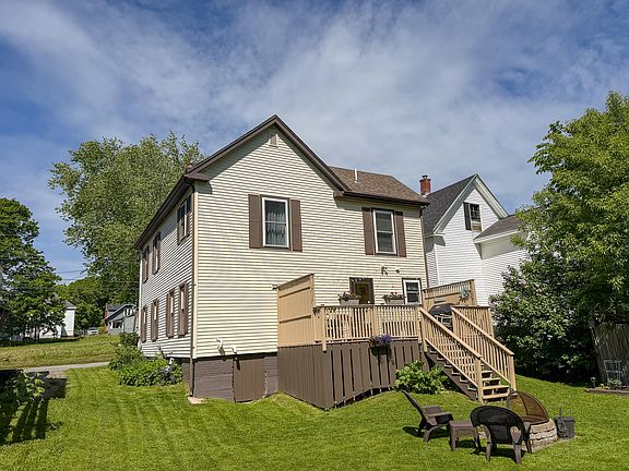 3rd image of 221 Birch Street