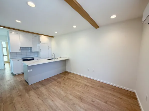 211 12th St APT D, Seal Beach, CA 90740