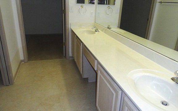 5th image of 634 Hampton Woods Dr