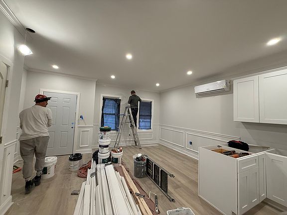 4th image of 907 E 232nd St #2