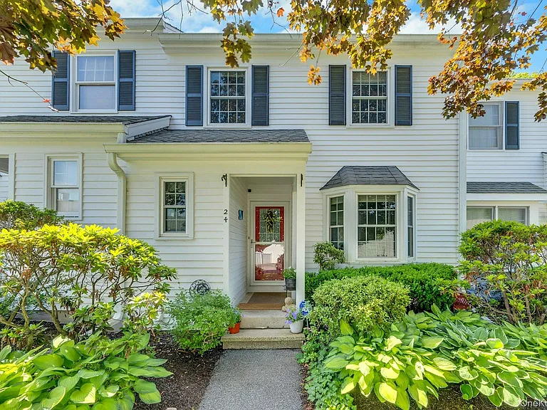 24 Briar Ct #A — Photo 1