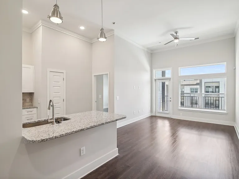 Somerset Apartments — Photo 13
