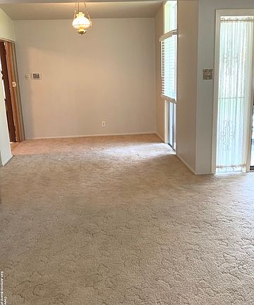 5th image of 2110 Edgehill Dr