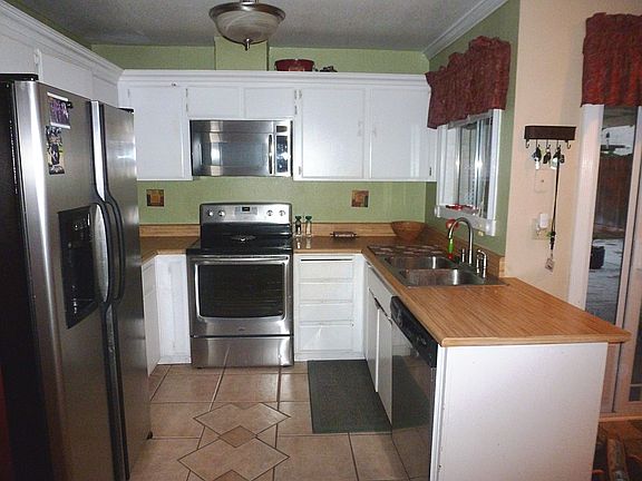 3rd image of 881 Sultana Dr