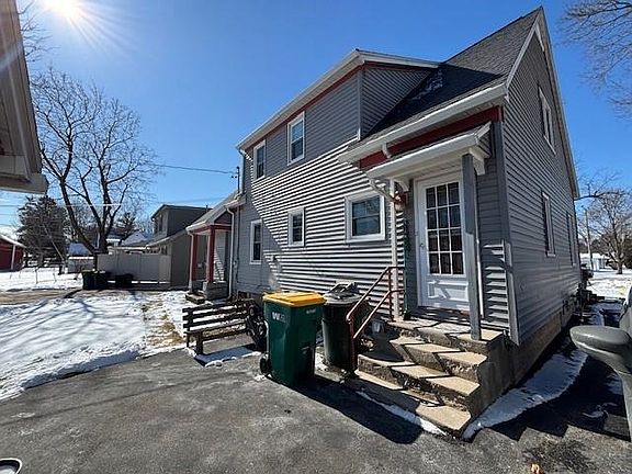 4th image of 935 Watson St