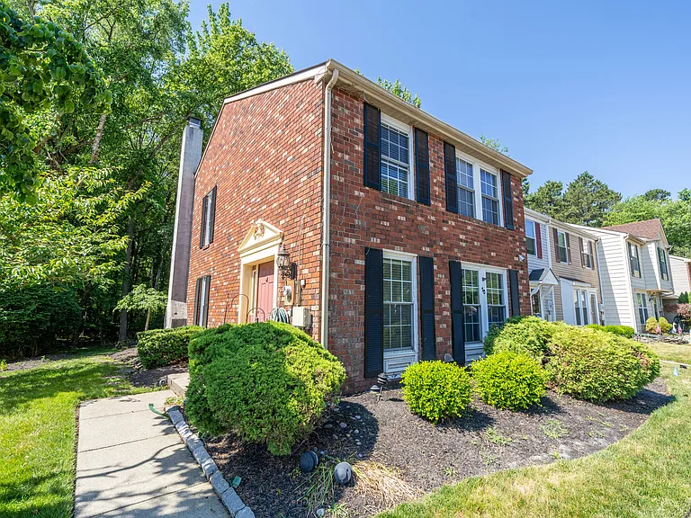 10 Forestview Ct — Photo 14