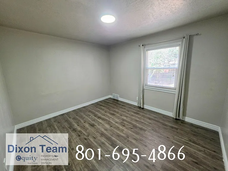 1284 E 22nd St — Photo 13