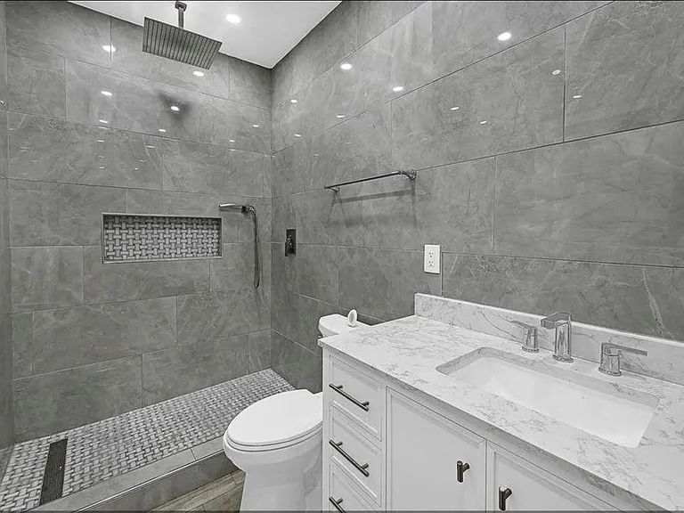 12430 Pecan Ct — Photo 2
