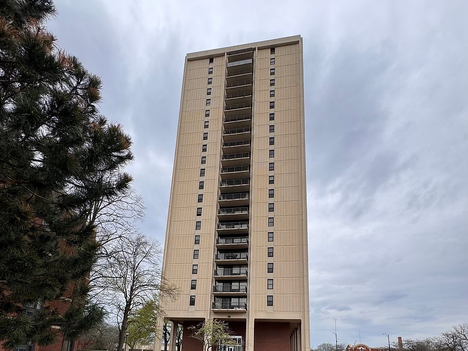 1st image of 2901 S Michigan Ave APT 1610