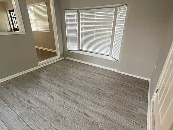 4th image of 4708 Leila Ave