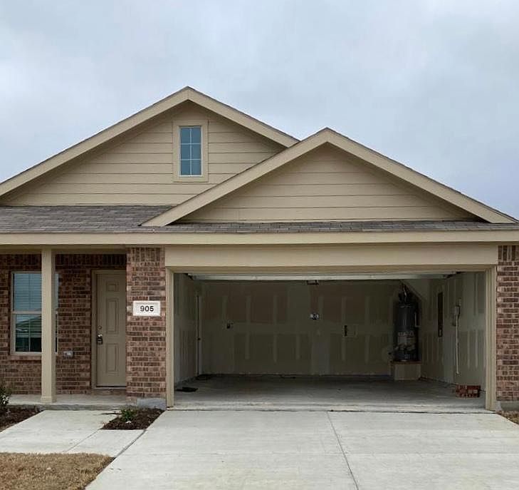 1st image of 905 Wildflower St