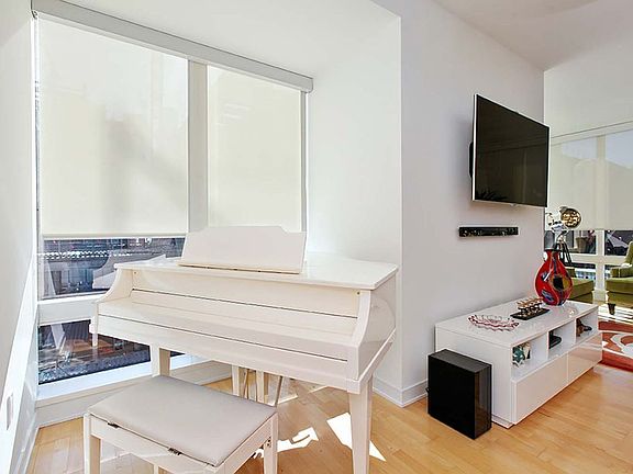3rd image of 301 Mission St APT 3G